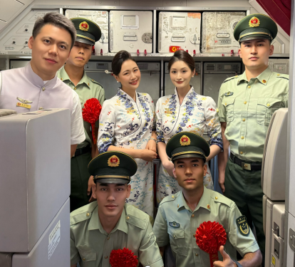 情系退役老兵 天津航空暖心护送“最可爱的人”归乡