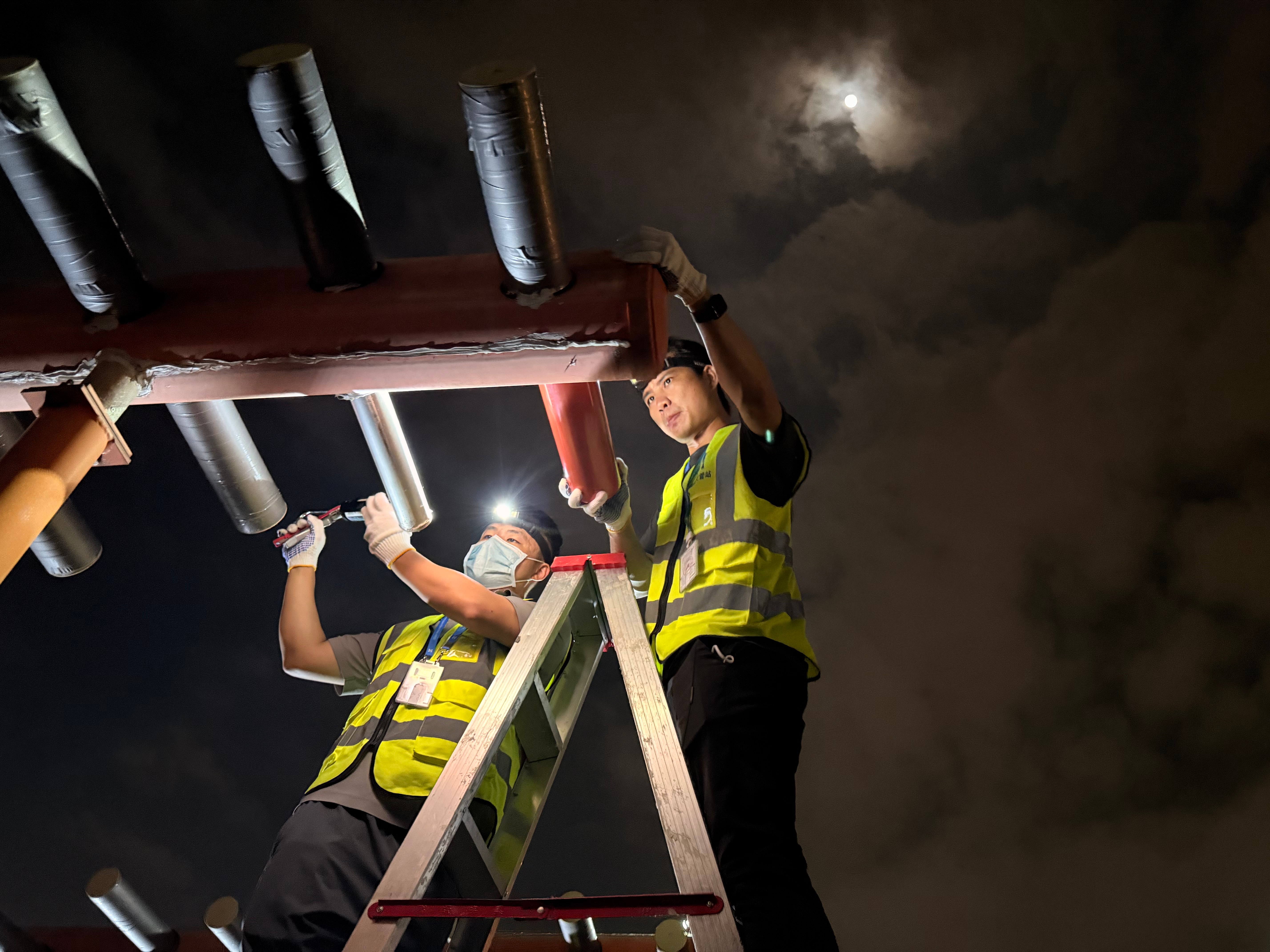 3小时焕新，国产替代部件成功应用——深圳空管站圆满完成34号盲降航向天线罩更换