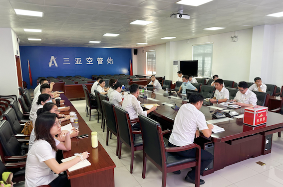 三亚空管站进近管制室开展换季安全教育 筑牢秋冬运行安全根基