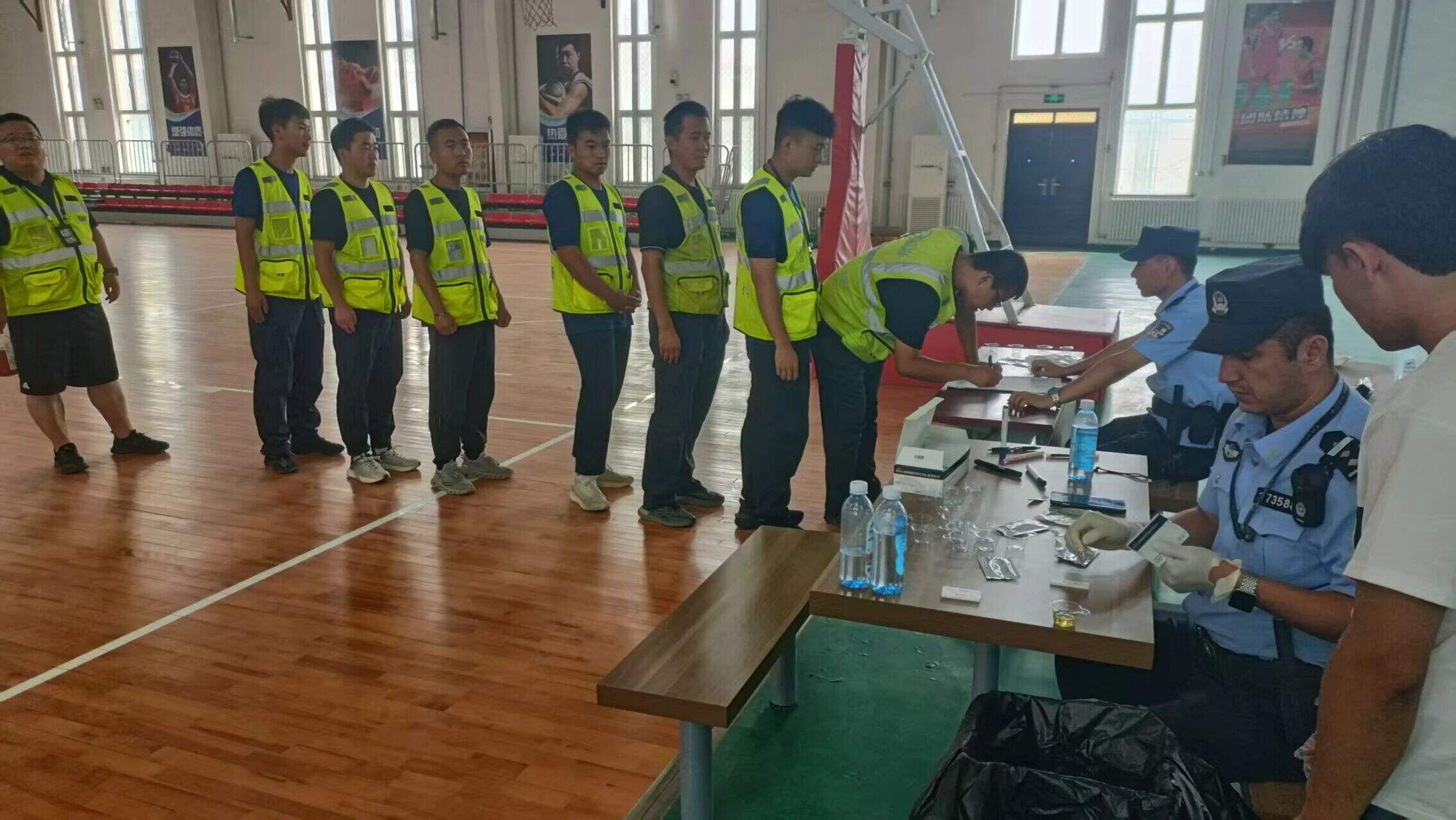 新疆机场集团和田昆冈机场开展全员毒品检测工作