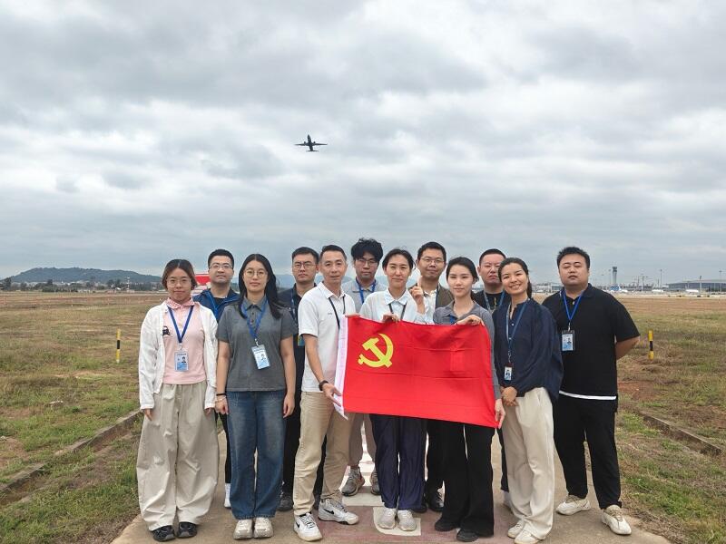 福建空管分局管制运行部与福州机场开展学习交流活动