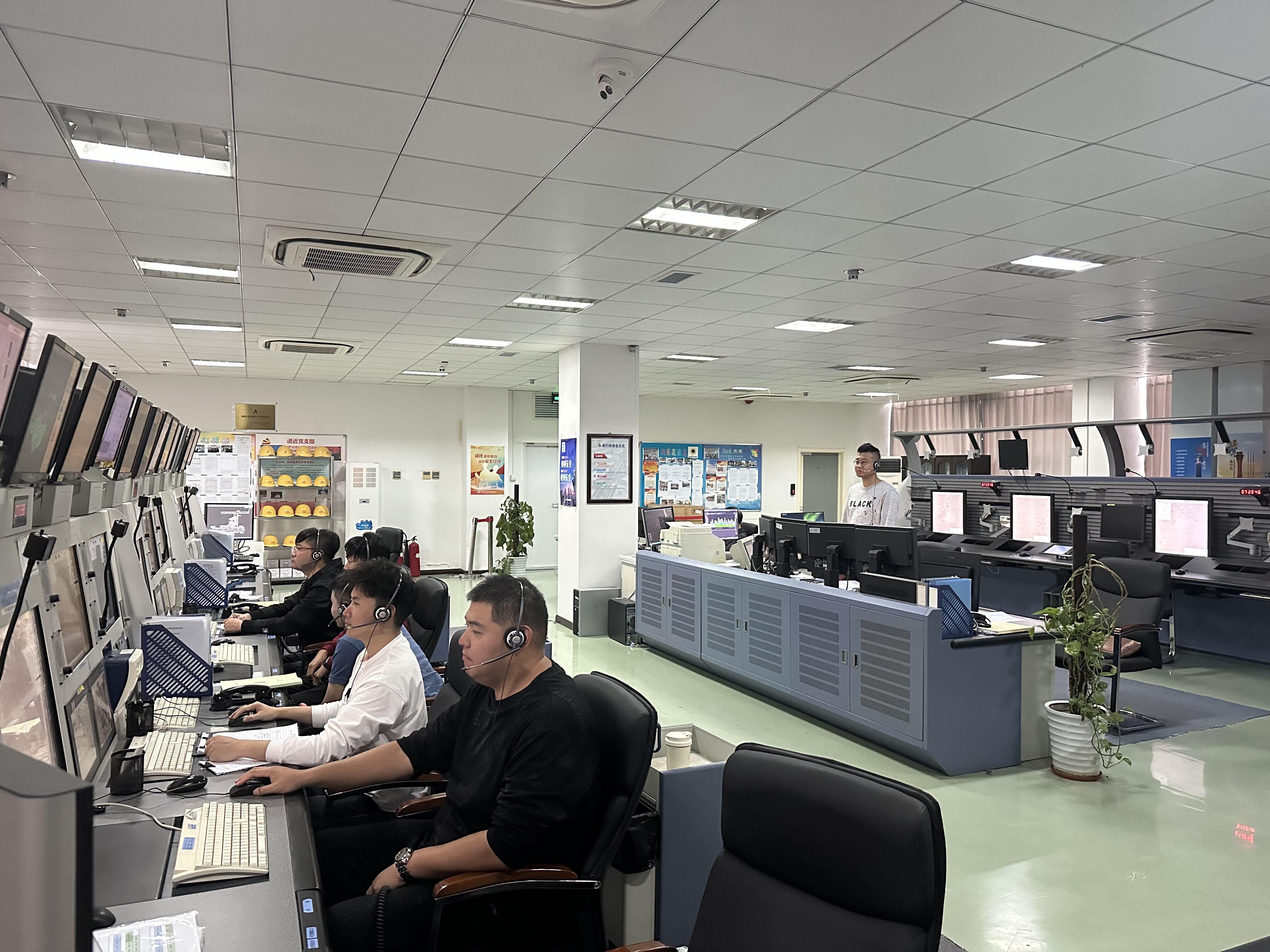 为生命直飞!空地联手助力特殊航班提前落地