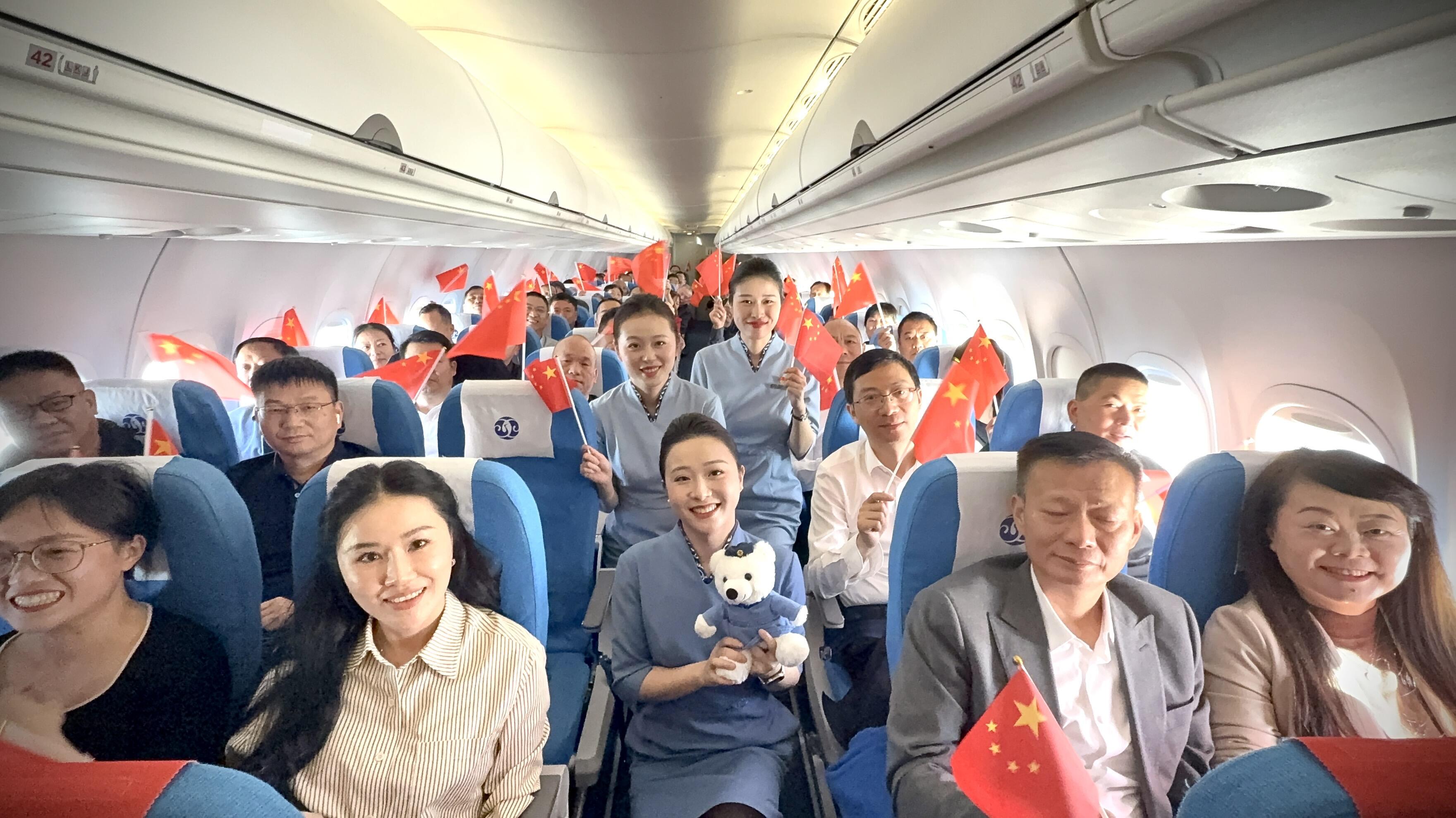 峥嵘岁月，红色初心 | 江西航空开展“红色记忆”主题机上活动