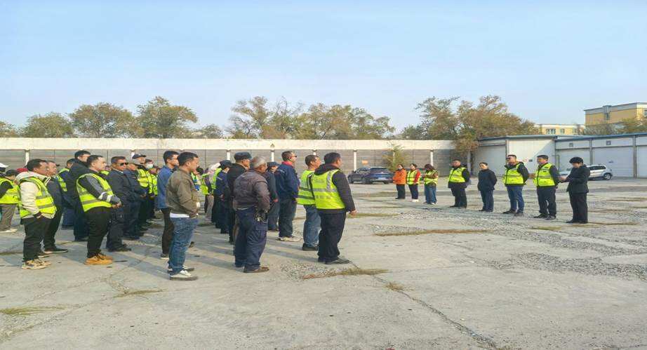 联动机制显效能 筑牢冬季清雪防线 ——新疆天缘物业服务有限责任公司多项目联合开展 2025-2026 年冬季清雪演练