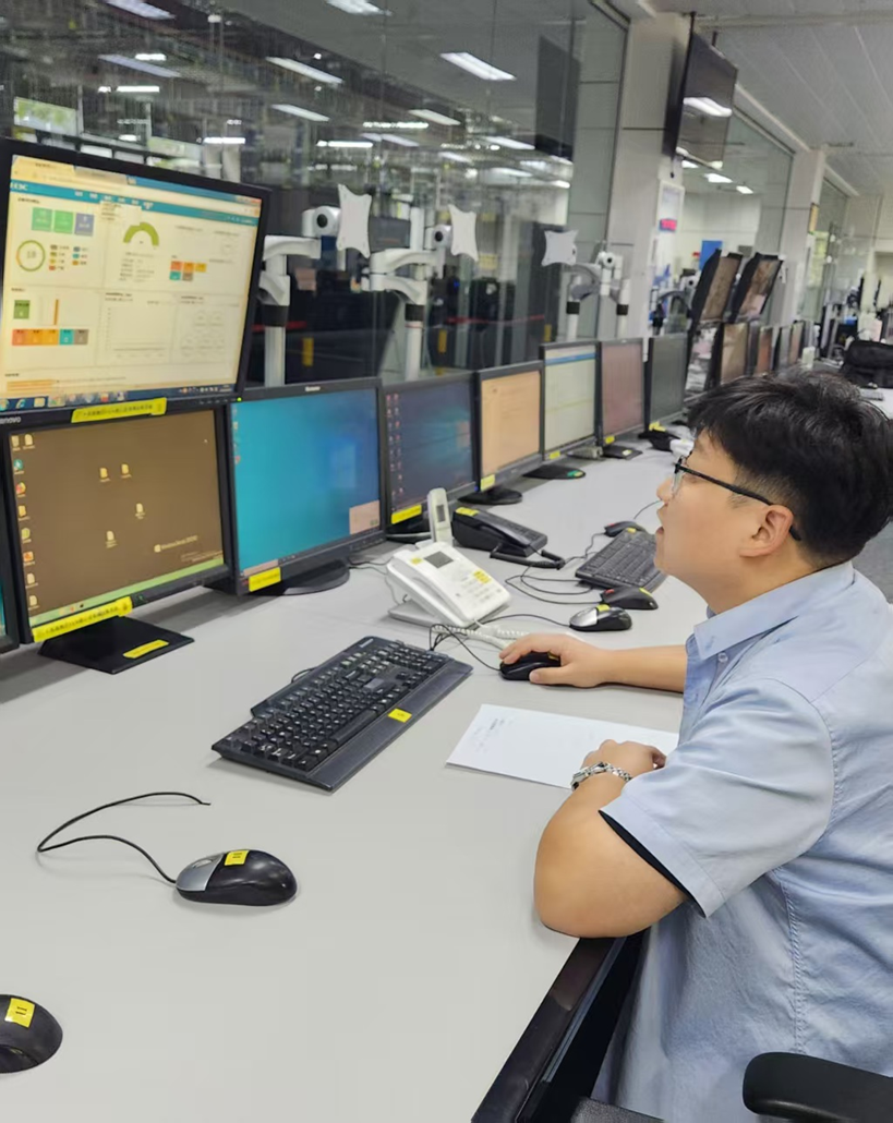 西南空管局网络中心区管网络设备室完成节前设备维护