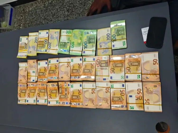 折合人民币超186万元，广州海关查获一起旅客违规超量携带货币进境案