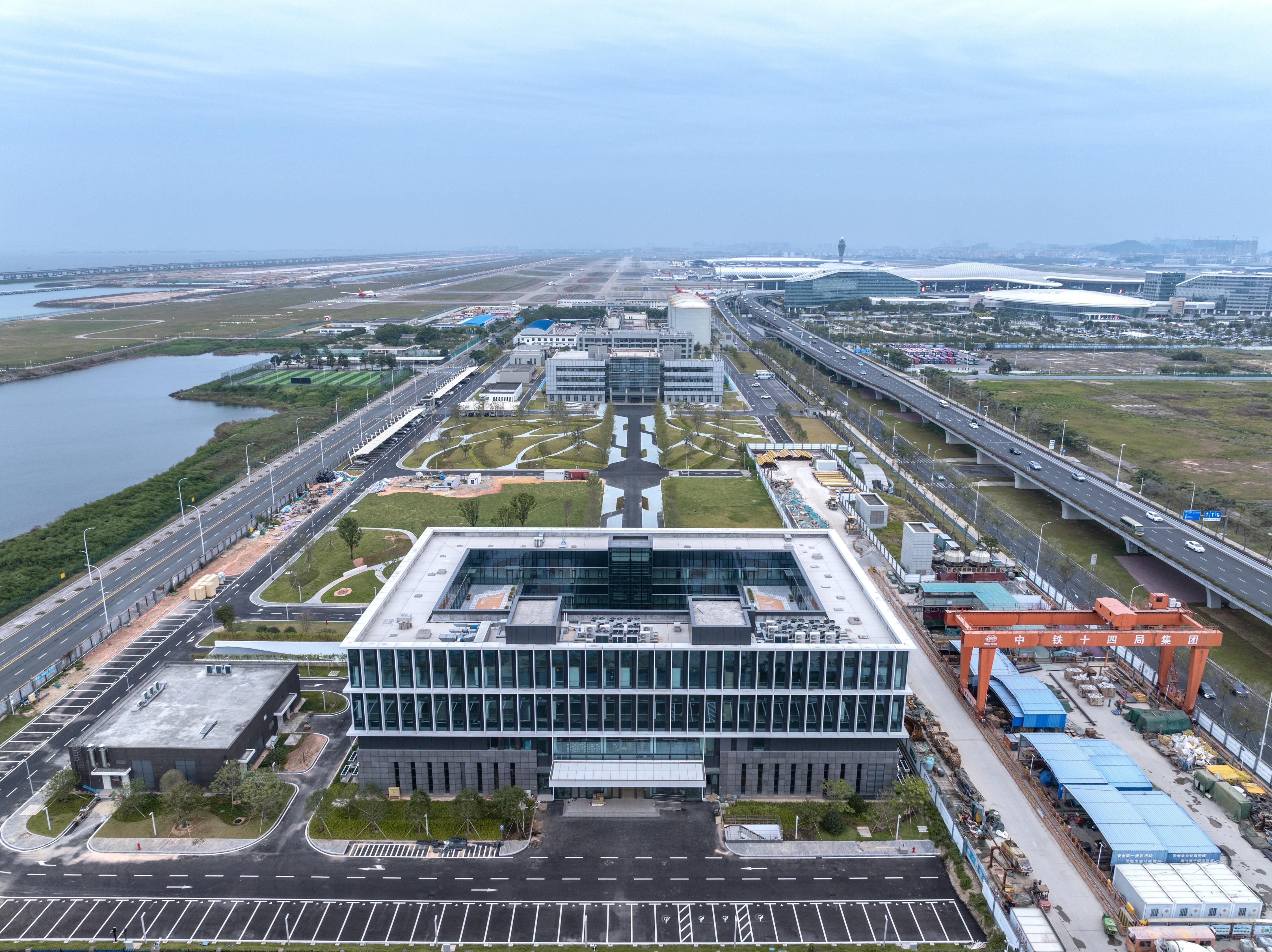 深圳空管站运行业务楼正式启用，深圳三跑道空管工程已具备行业运行条件