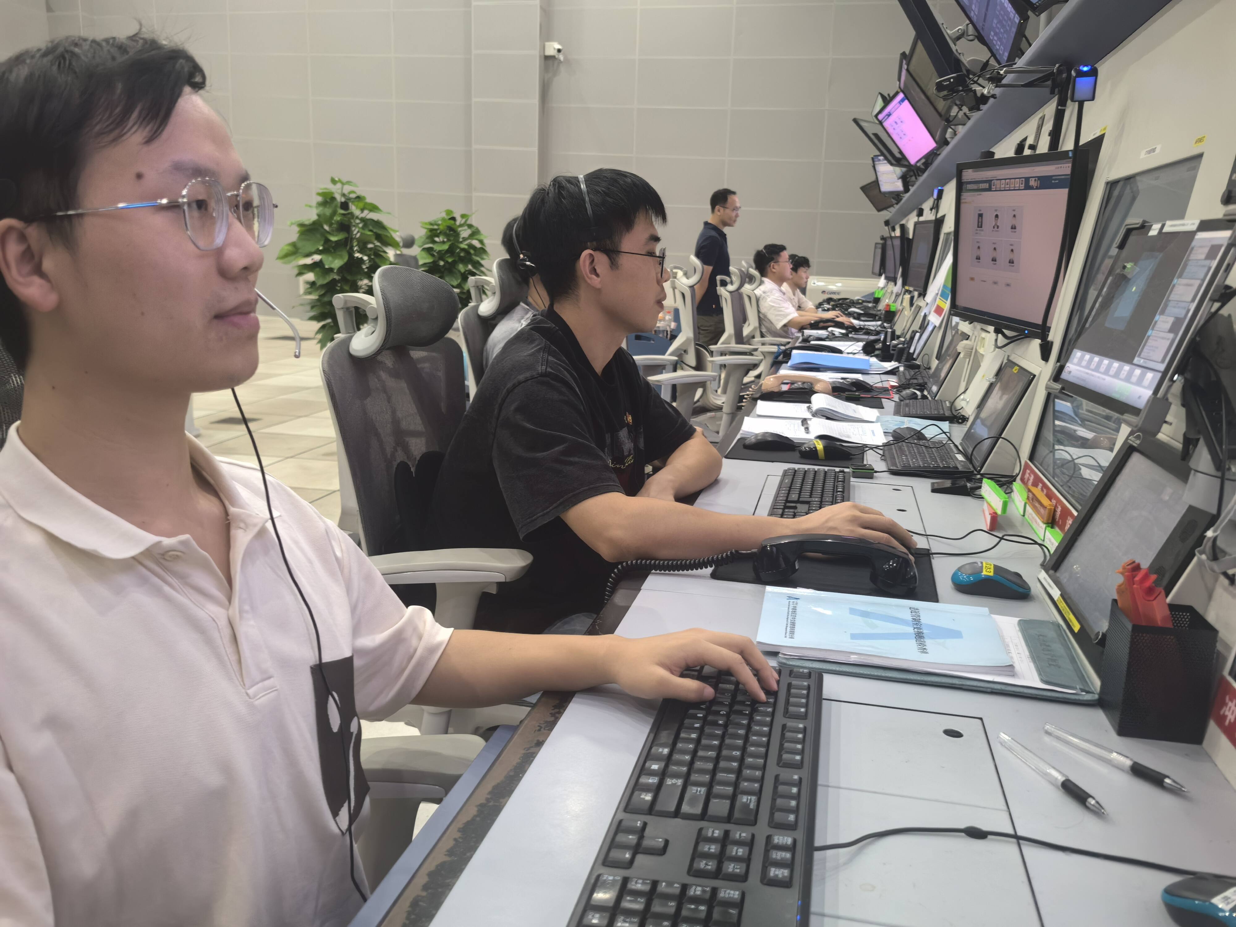 湖南空管分局管制运行部圆满完成国庆中秋双节保障任务