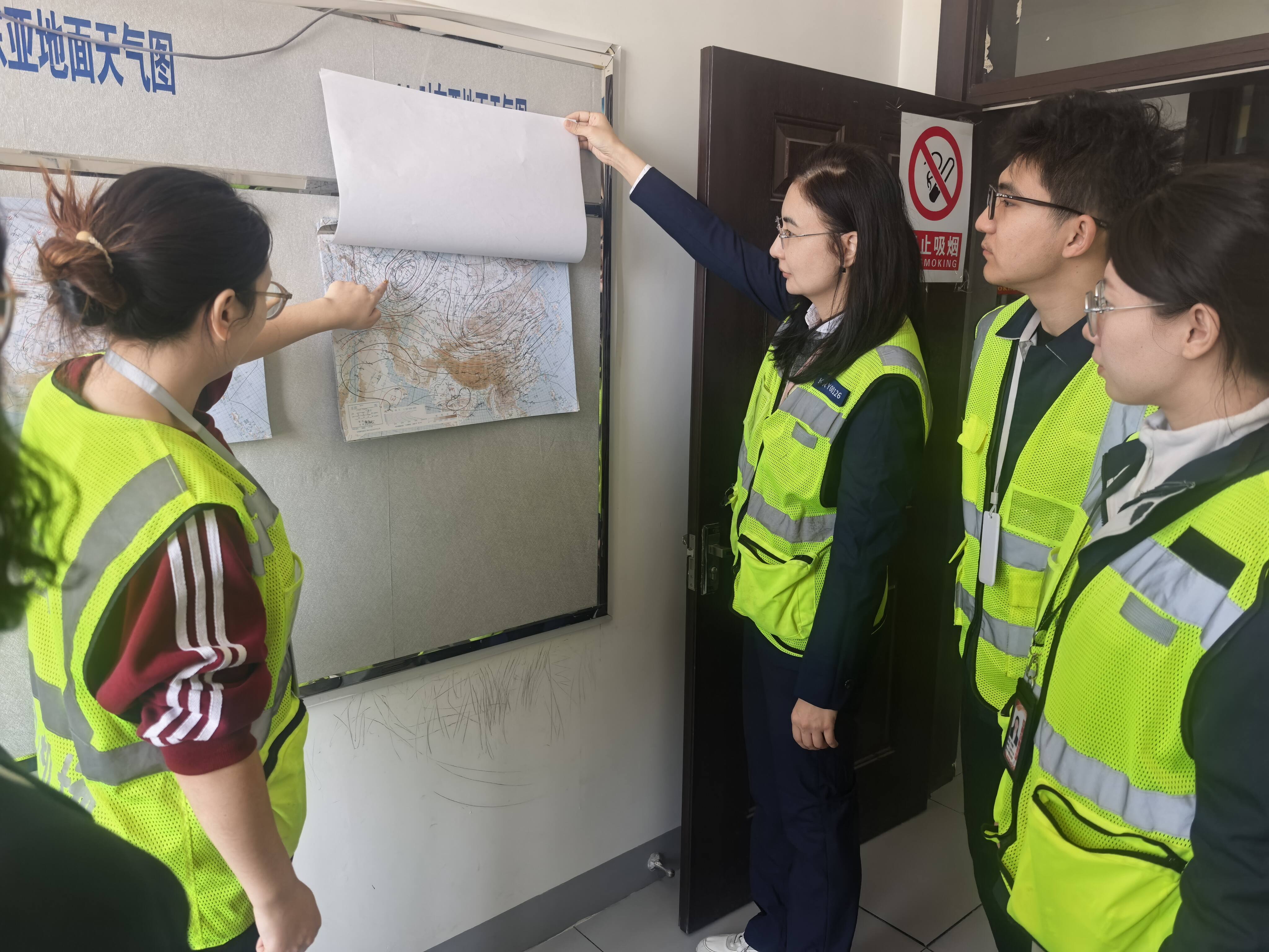 练兵淬精兵,匠心传帮带:新疆机场集团克拉玛依古海机场气象台助力实习人员岗位成才