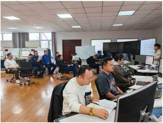 鄂尔多斯机场圆满完成车辆侵入跑道应急演练