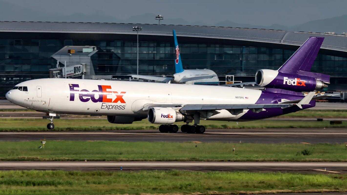 FAA暂停所有麦道11型货机飞行