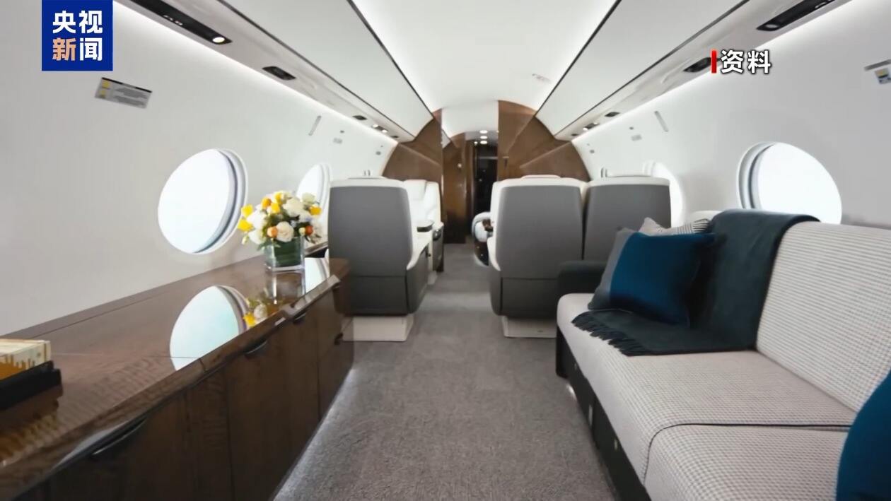 买下10架无引擎飞机 美政府被批滥用资金