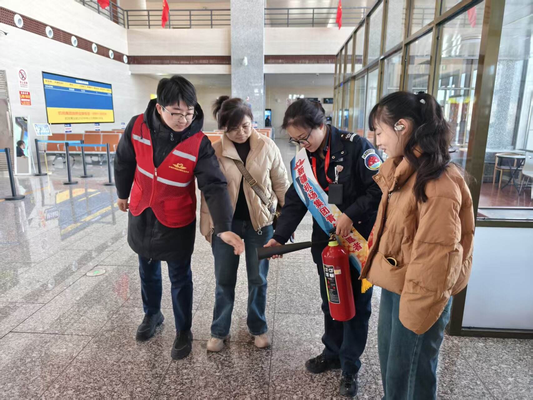 新疆机场集团昭苏天马机场扎实推进“消防月”系列活动——筑牢安全防线 守护运行基石