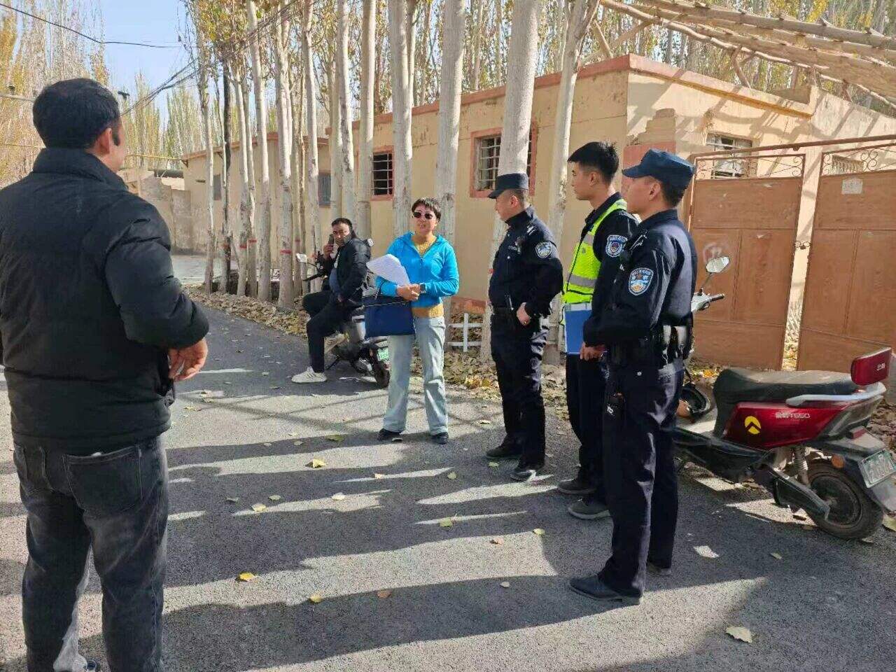 新疆机场集团和田昆冈机场开展周边村落专项走访 守护机场周边安全稳定