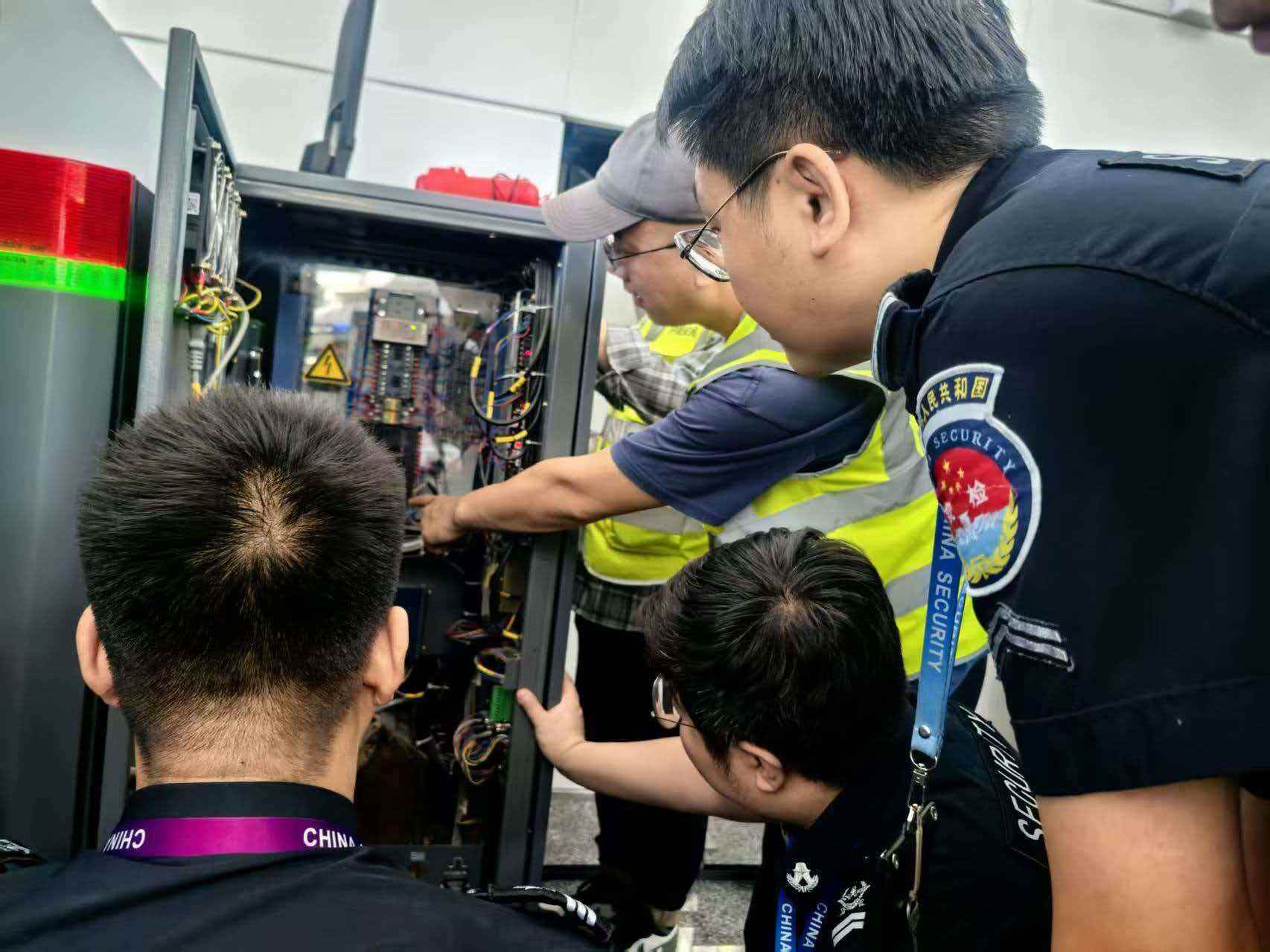 乌鲁木齐国际机场分公司安全检查总站联合设备厂家开展专项技能培训 赋能一线人员提升设备排故能力