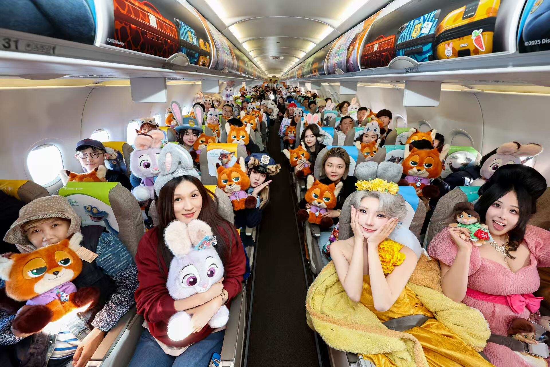 《疯狂动物城2》电影即将上映,东航“迪士尼·疯狂动物城号”主题彩绘机焕新起航