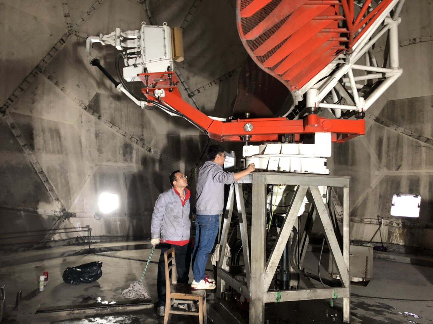 基固安 智守天路 新疆空管局全面提升空管设备设施强化运行保障能力侧记