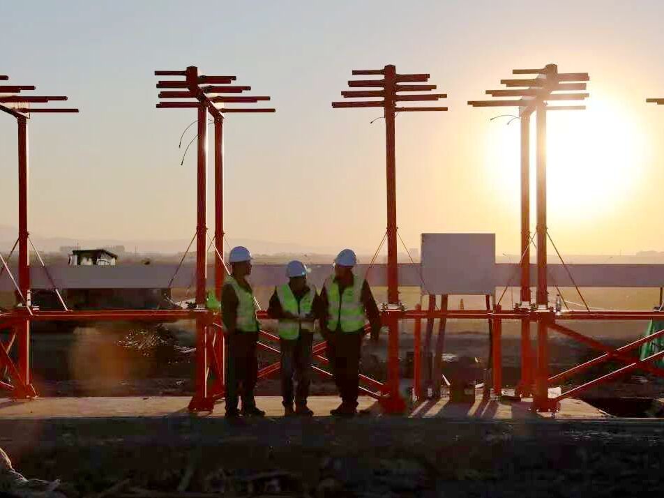 丝路新翼铸丰碑 新疆空管三千昼夜 守护蓝天通衢