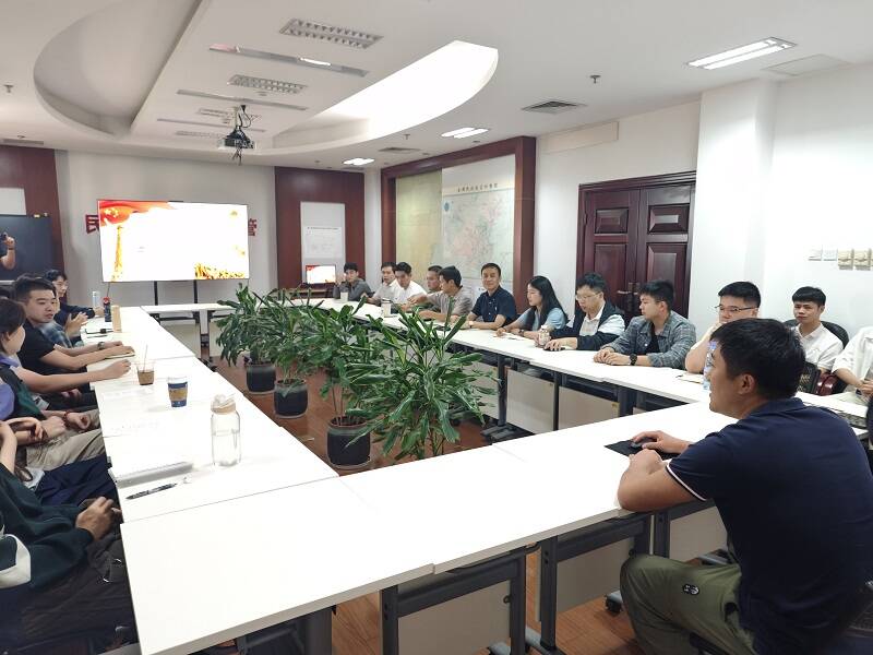 “以新带新”强本领 团建业务深融合——厦门空管站管制运行部团总支“协调席小师傅”主题团日活动顺利开展