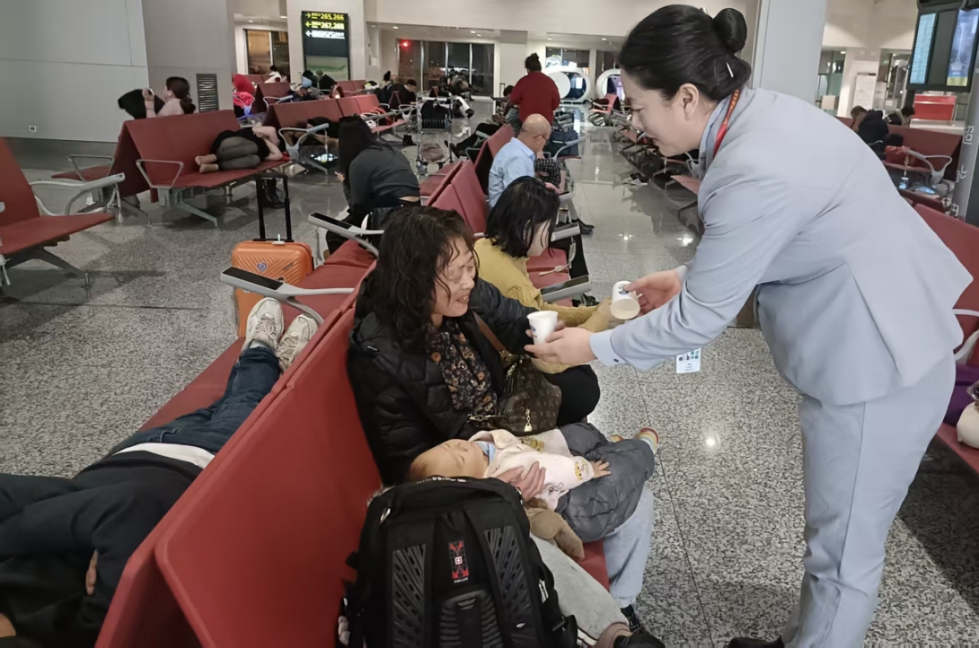天津航空“付费陪伴”服务完成首单保障 长者旅客享安心无忧旅程