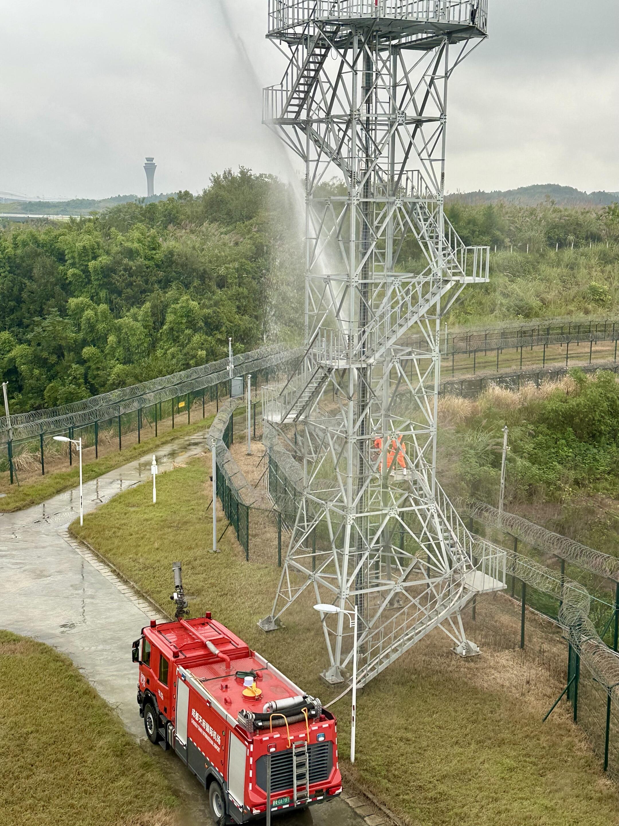 高效协同除隐患 空地联动保安全——西南空管局天府空管办成功协调摘除场内台站马蜂窝