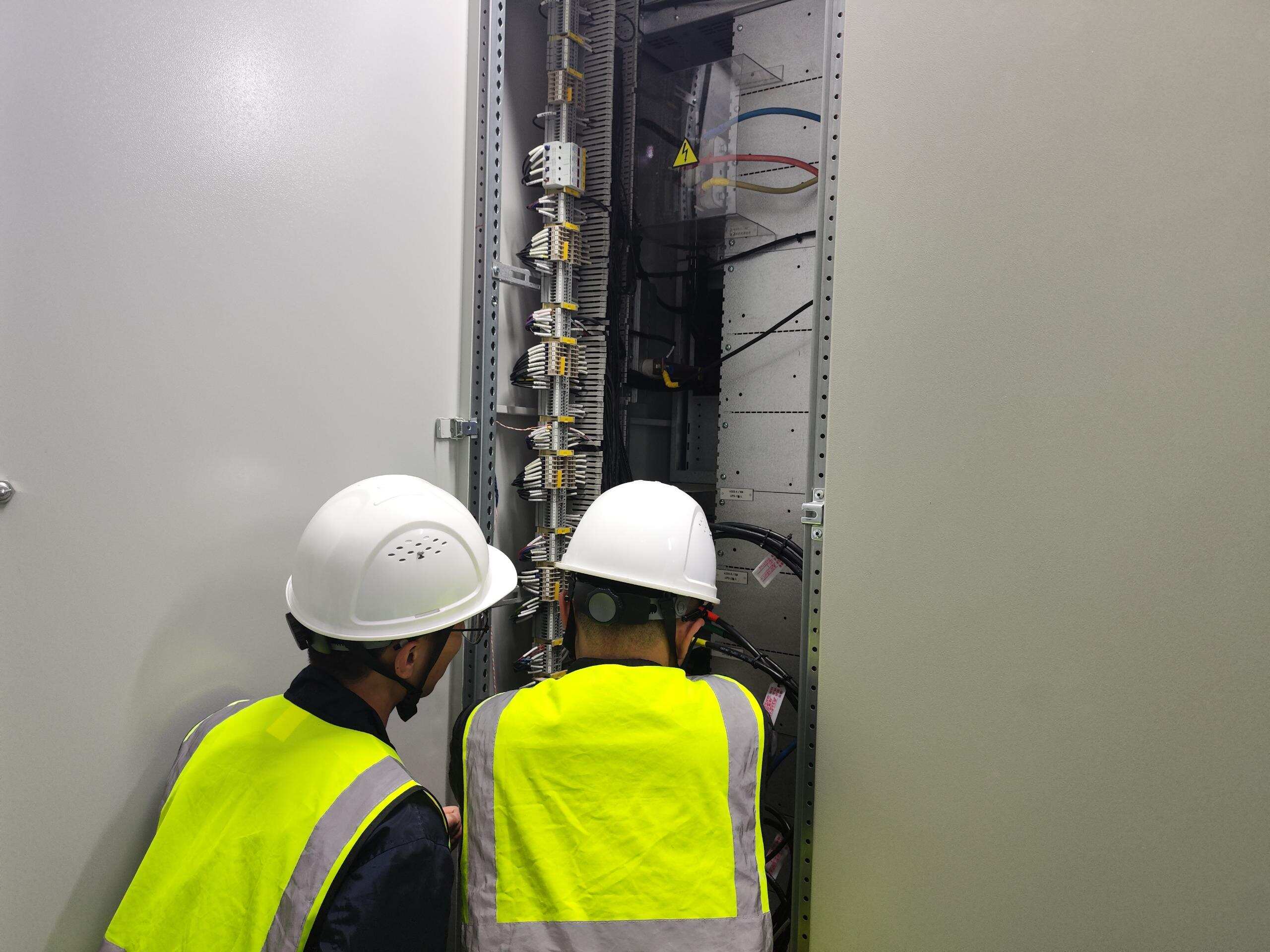 西南空管局技保中心双流动力室圆满完成区管培训楼供电改造工作