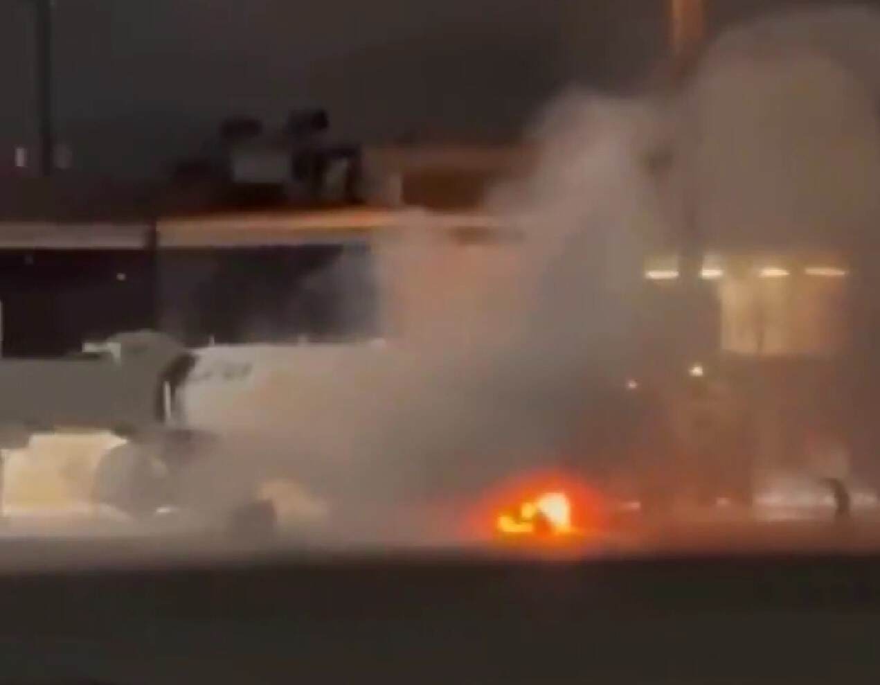 巴西一架客机遭遇火情 乘客被紧急疏散