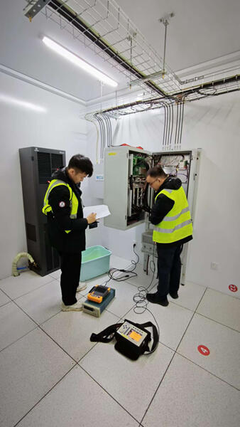 夜色中的坚守——西南空管局空管公司维修分公司完成天府盲降设备维护，精准排除电池隐患