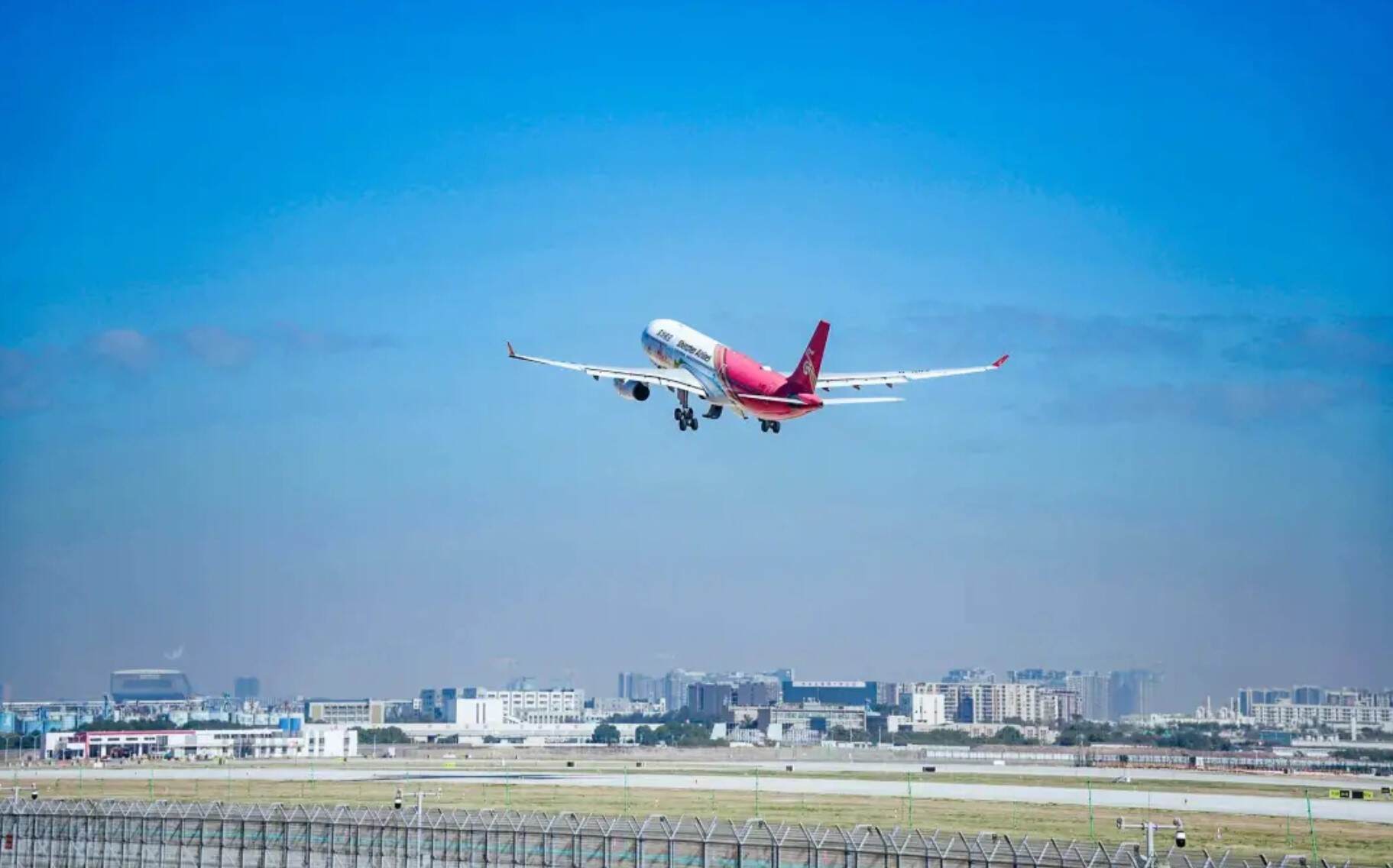 深圳机场国际及地区客运航线恢复至2019年历史峰值水平