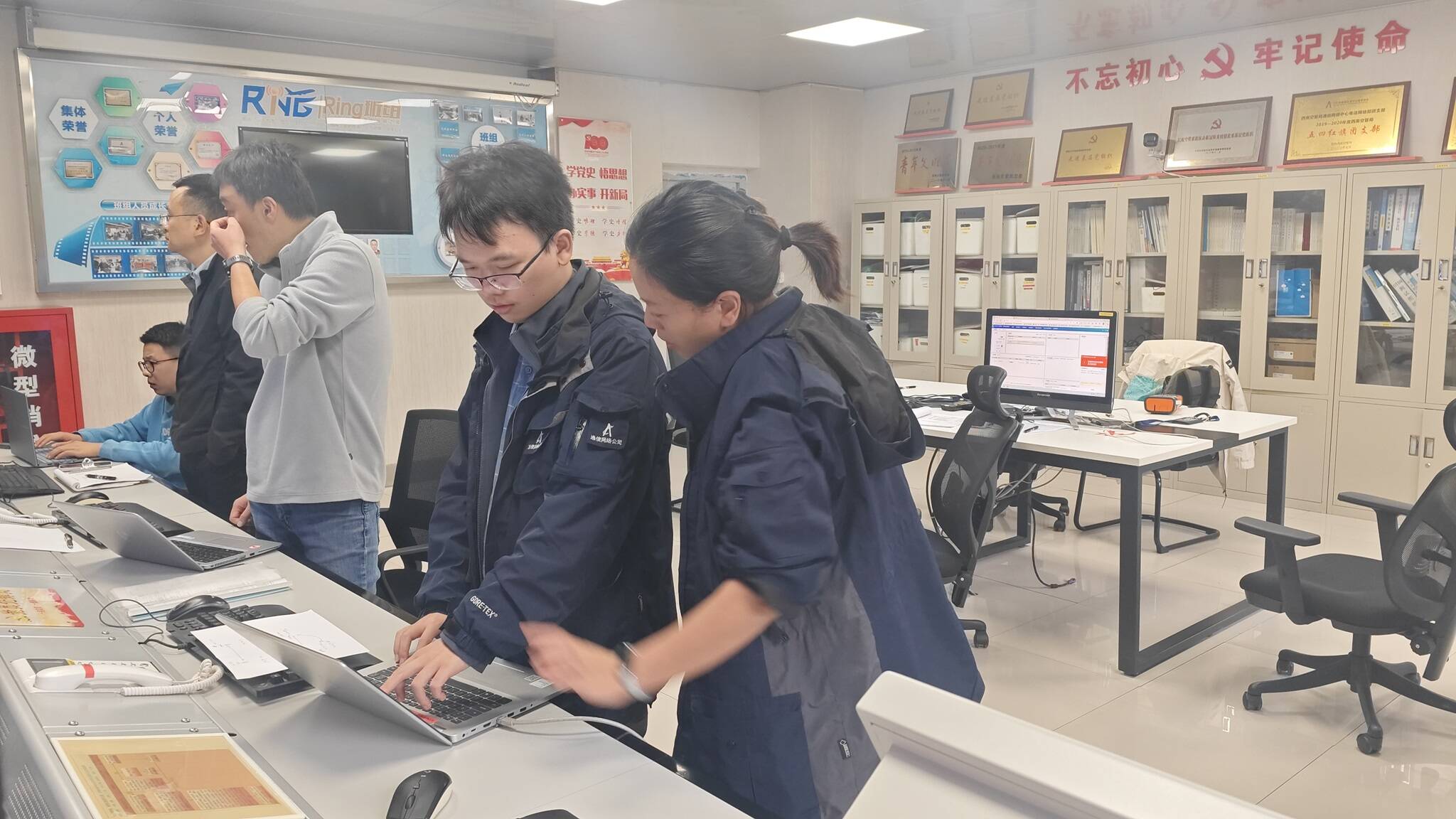 【800M集群系统升级改造系列报道二】西南空管局网络公司电信网络部顺利完成800M集群系统“平滑演进”关键步骤