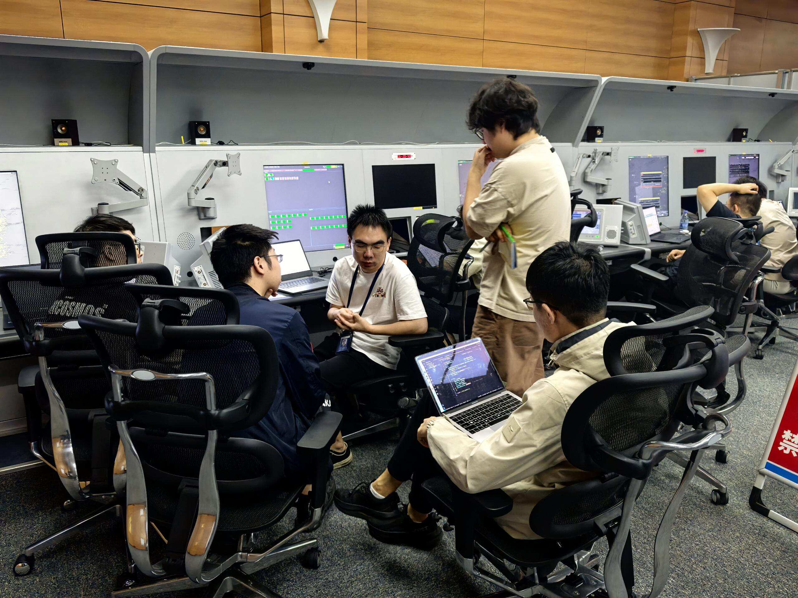 西南空管局技保中心区管航管室顺利完成英德拉自动化系统离线数据调整工作