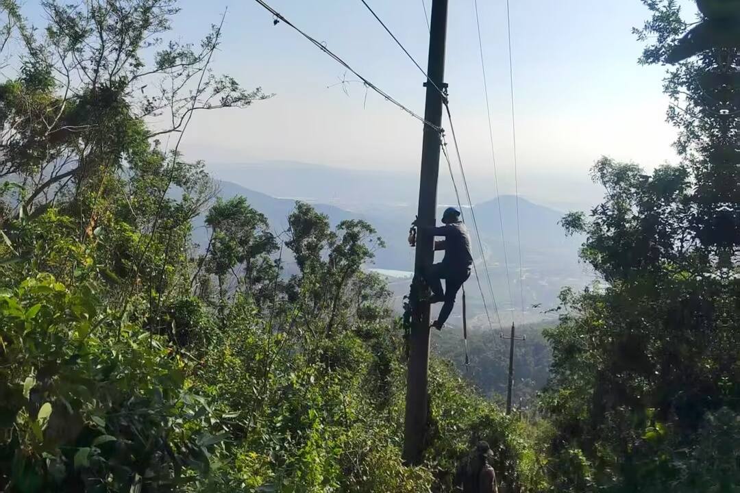 三亚空管站完成马岭雷达站供电线路改造施工
