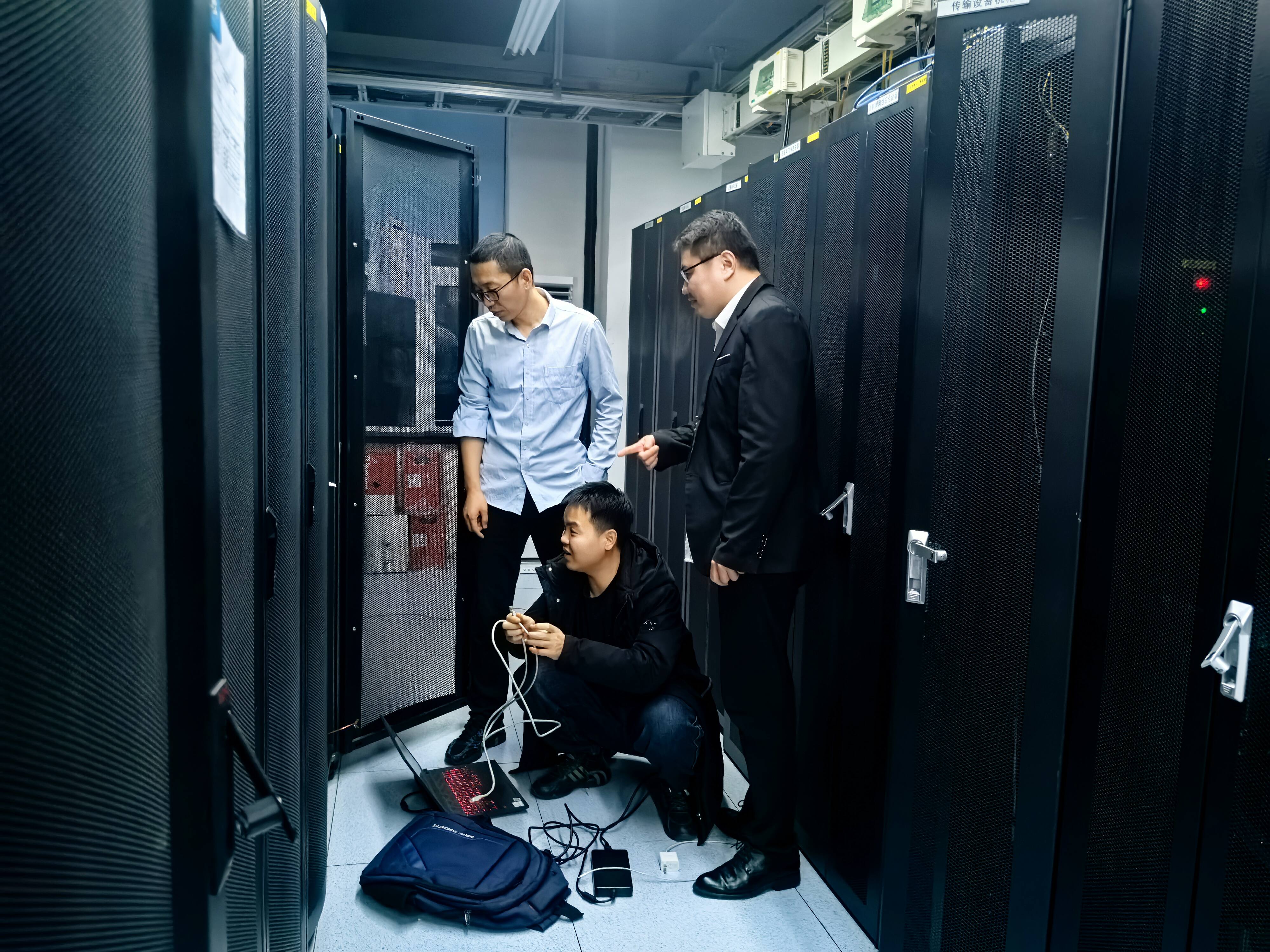 主动攻坚破局 聚力双路升级——吉林空管分局技术保障部网络信息室移动专线双路由改造工程圆满收官