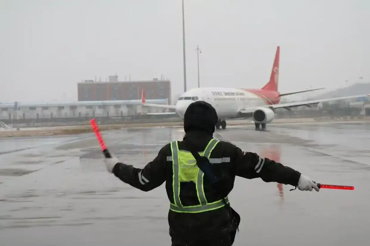 郑州机场降雪 部分航班延误