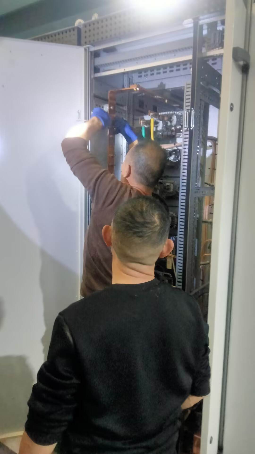 西南空管局网络中心电信网络部完成电信机房精密空调供电改造工作