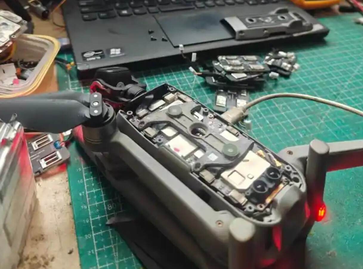 破解无人机禁飞限制 铤而走险牟利获刑罚