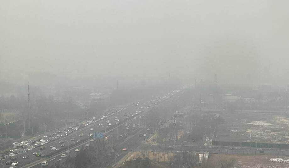 受大雾影响 北京大兴机场启动大面积航班延误红色响应