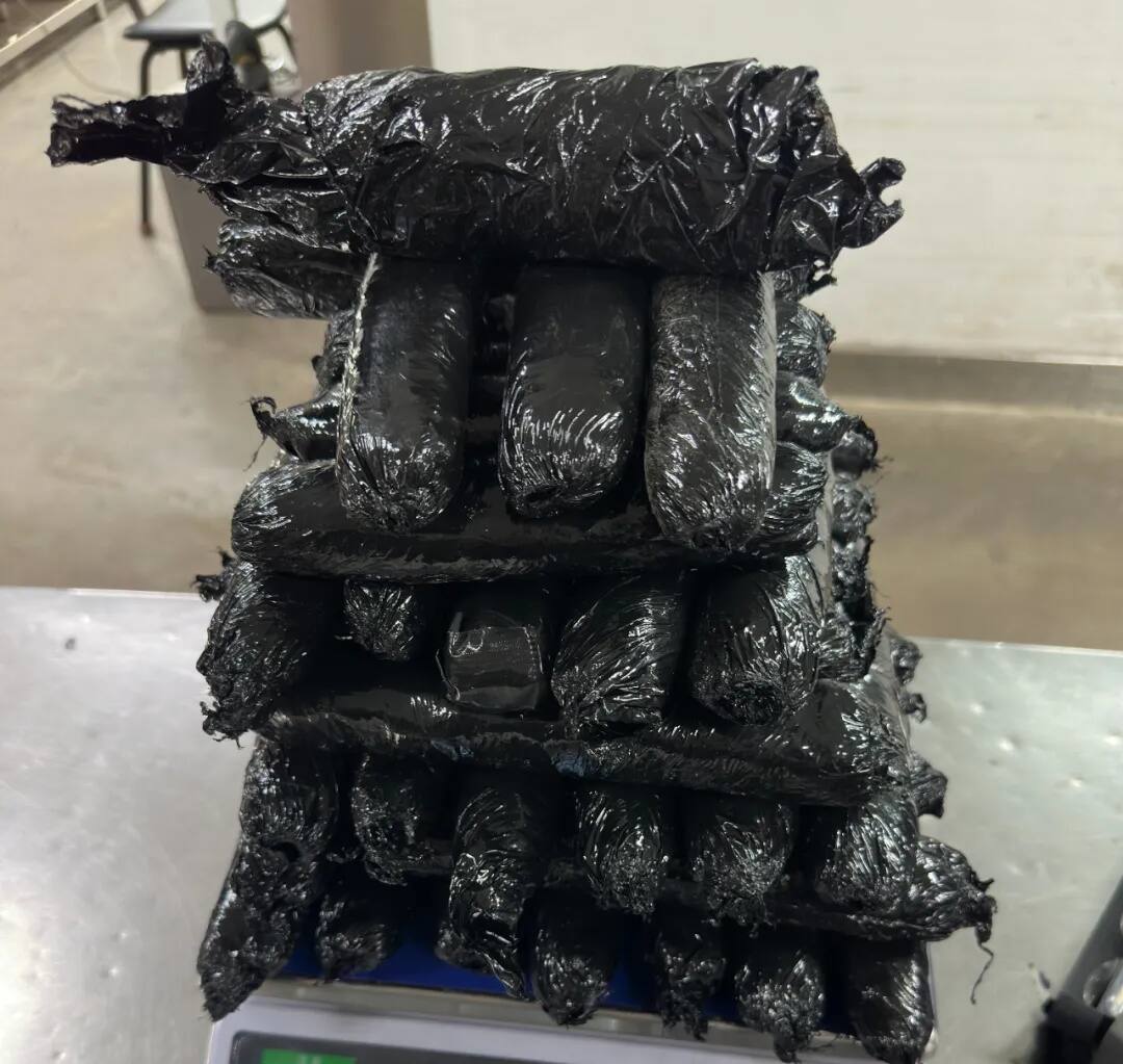 广州海关在广州白云机场口岸查获一批毒品