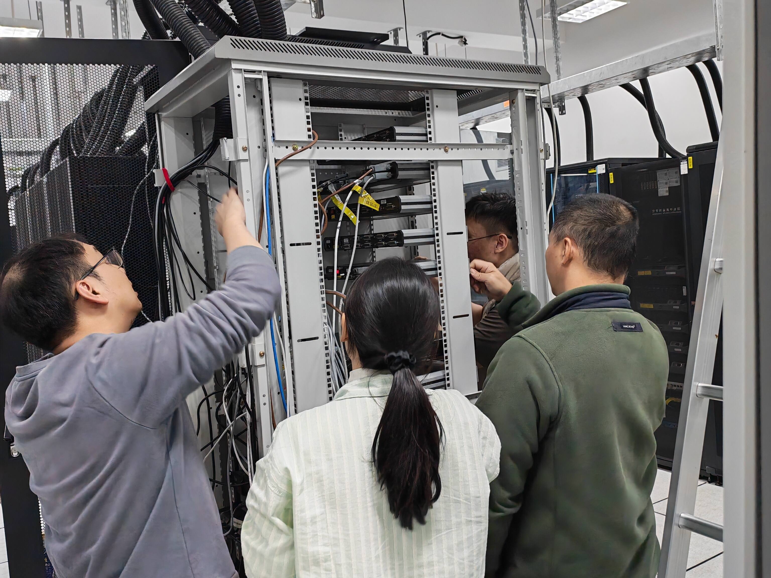 汕头空管站完成航管楼雷达数据分配机柜优化改造