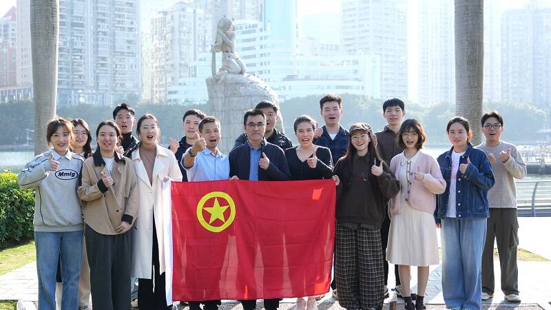 厦门空管站举办青年师徒交流暨离团仪式活动