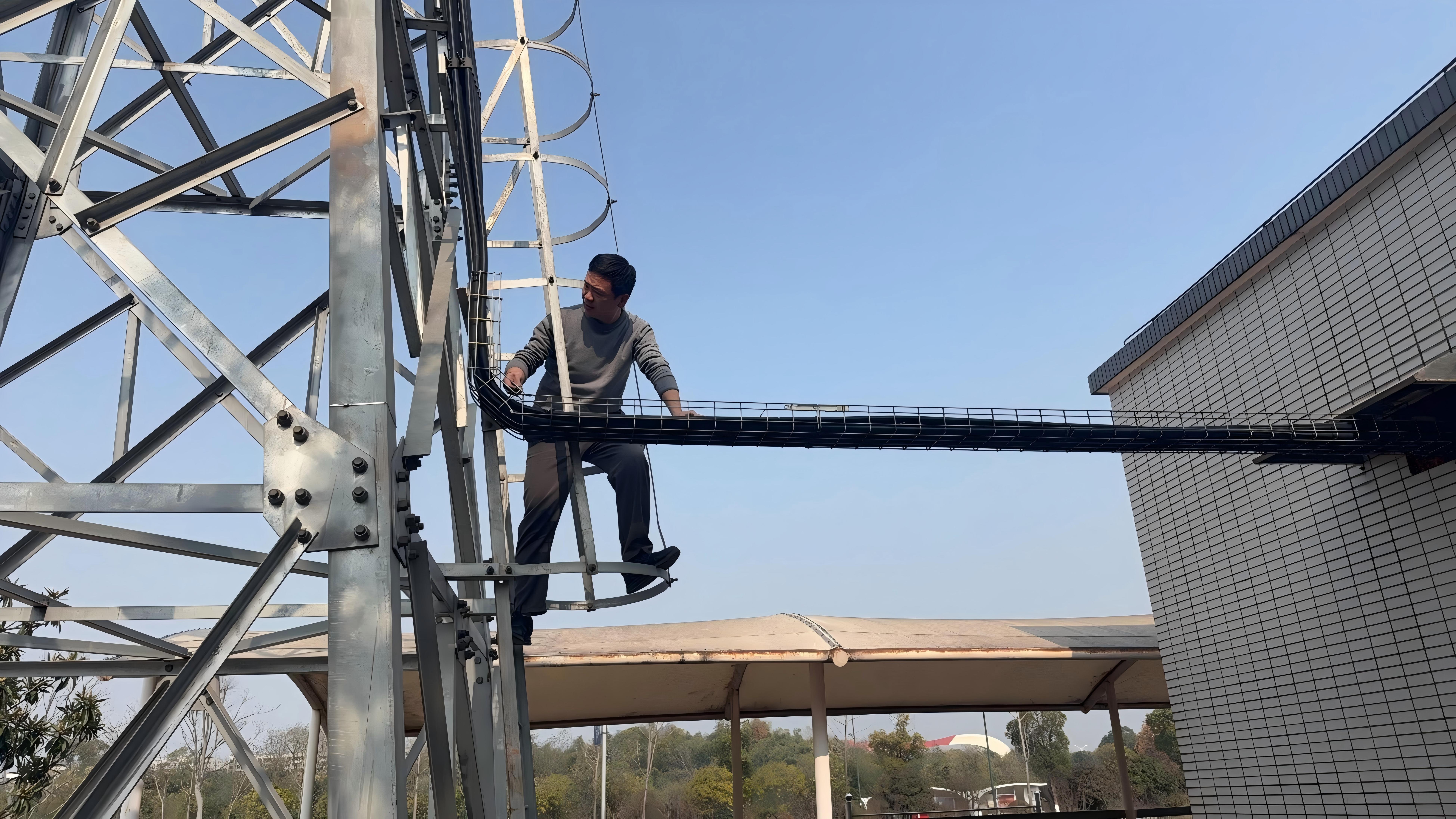 湖南空管分局顺利完成空管小区甚高频年度维护