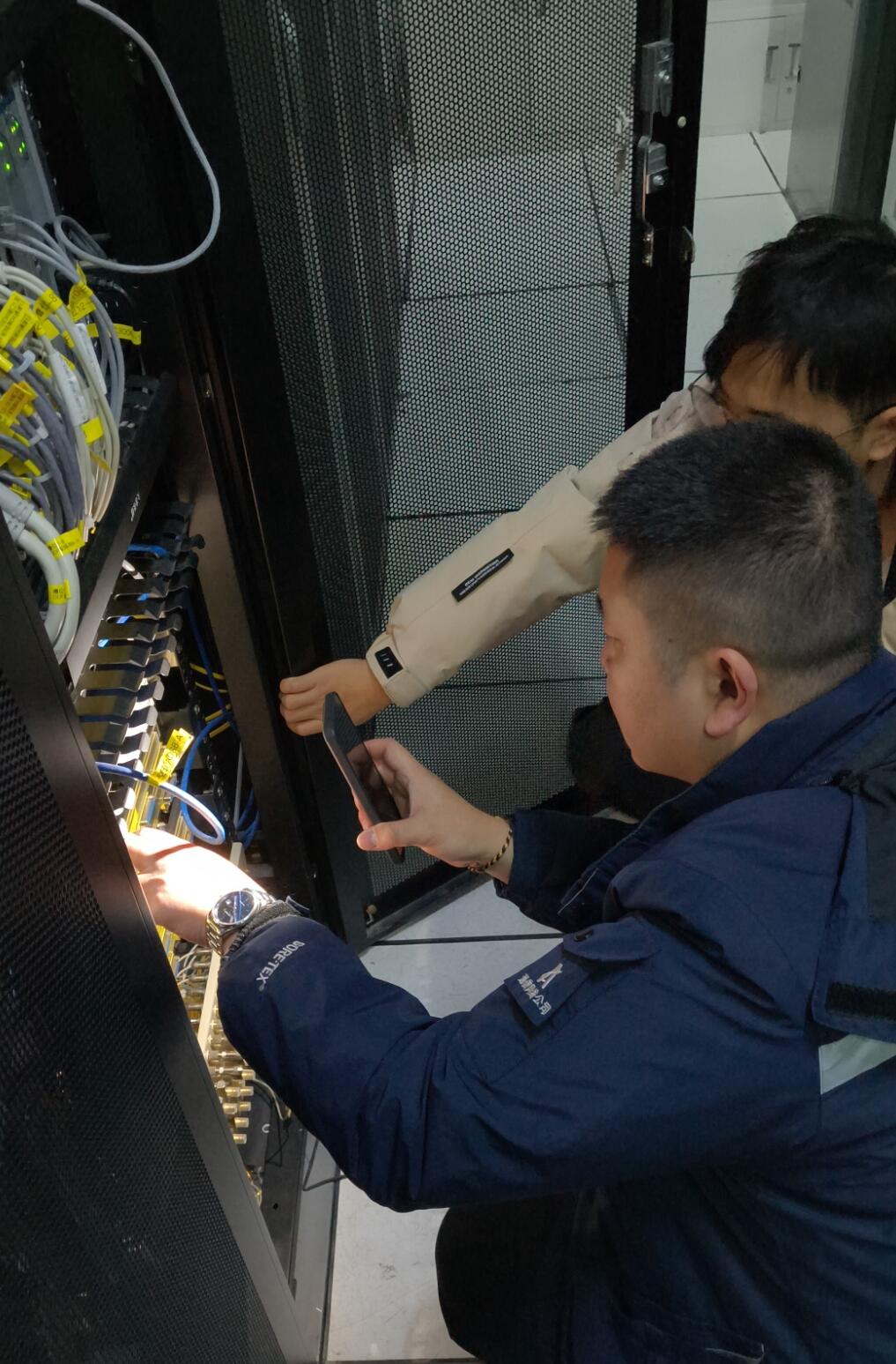 西南空管局网络中心顺利完成甘孜遥控台甚高频传输业务优化工作