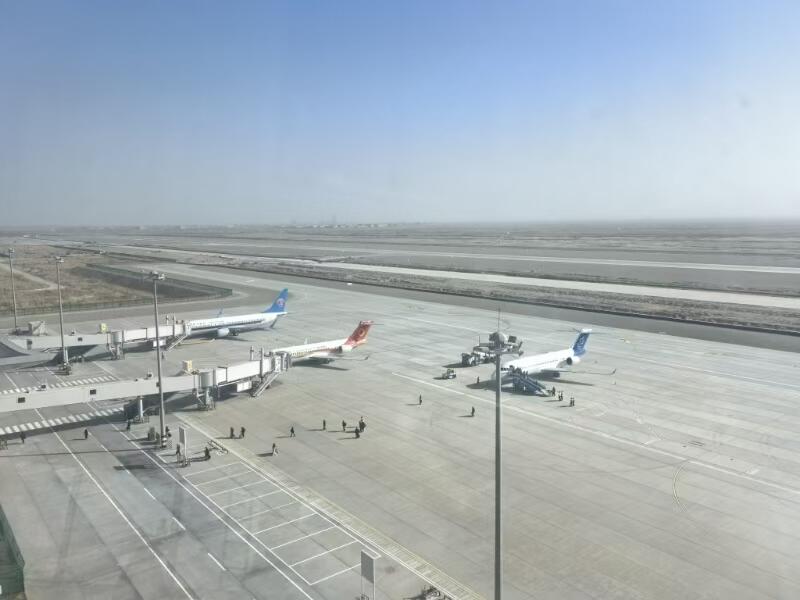 新疆机场集团于田万方机场午后高峰高效保障 三架航班有序起降