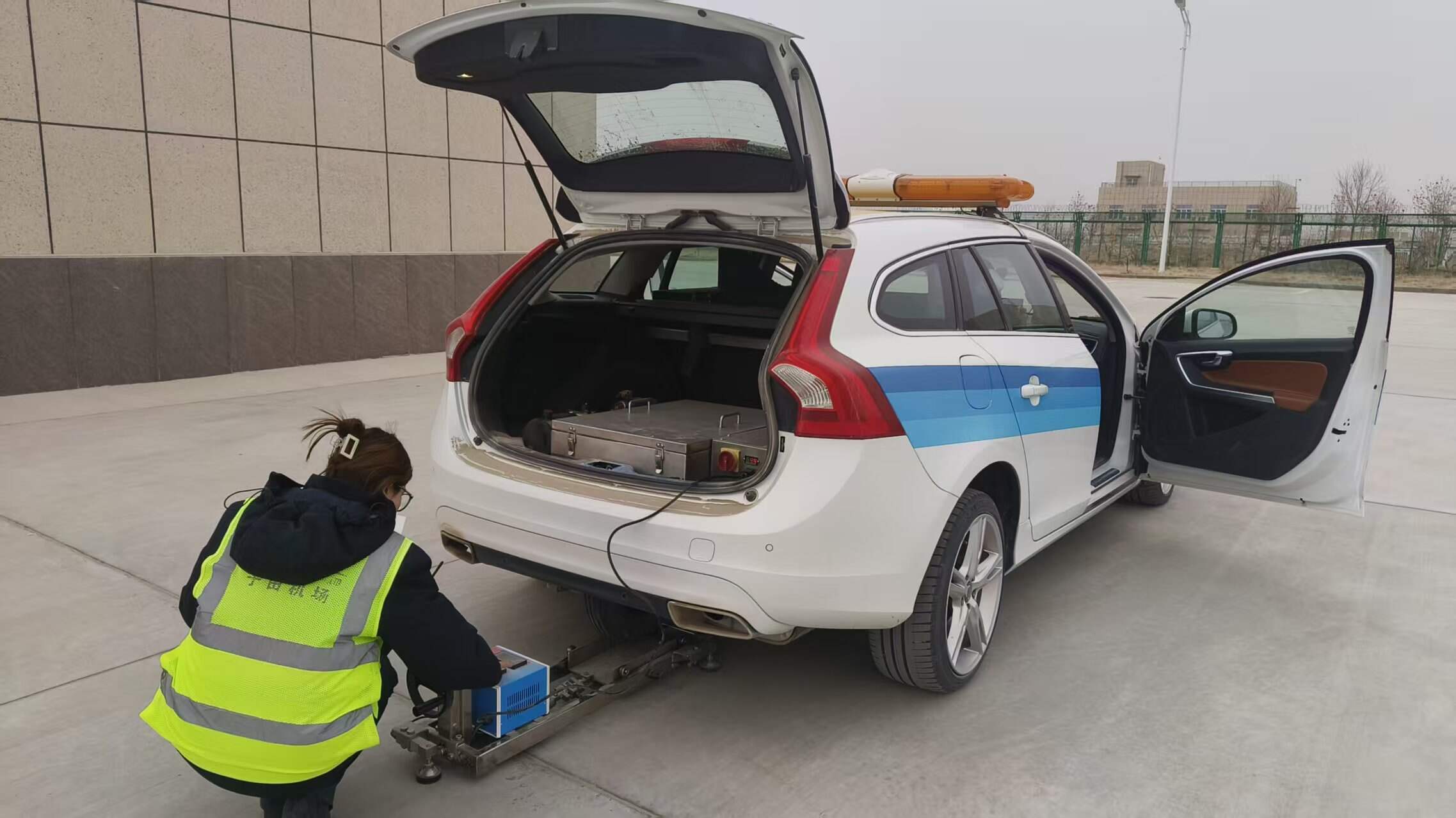 新疆机场集团于田万方机场同步两项检测 双管齐下筑牢道面安全防线