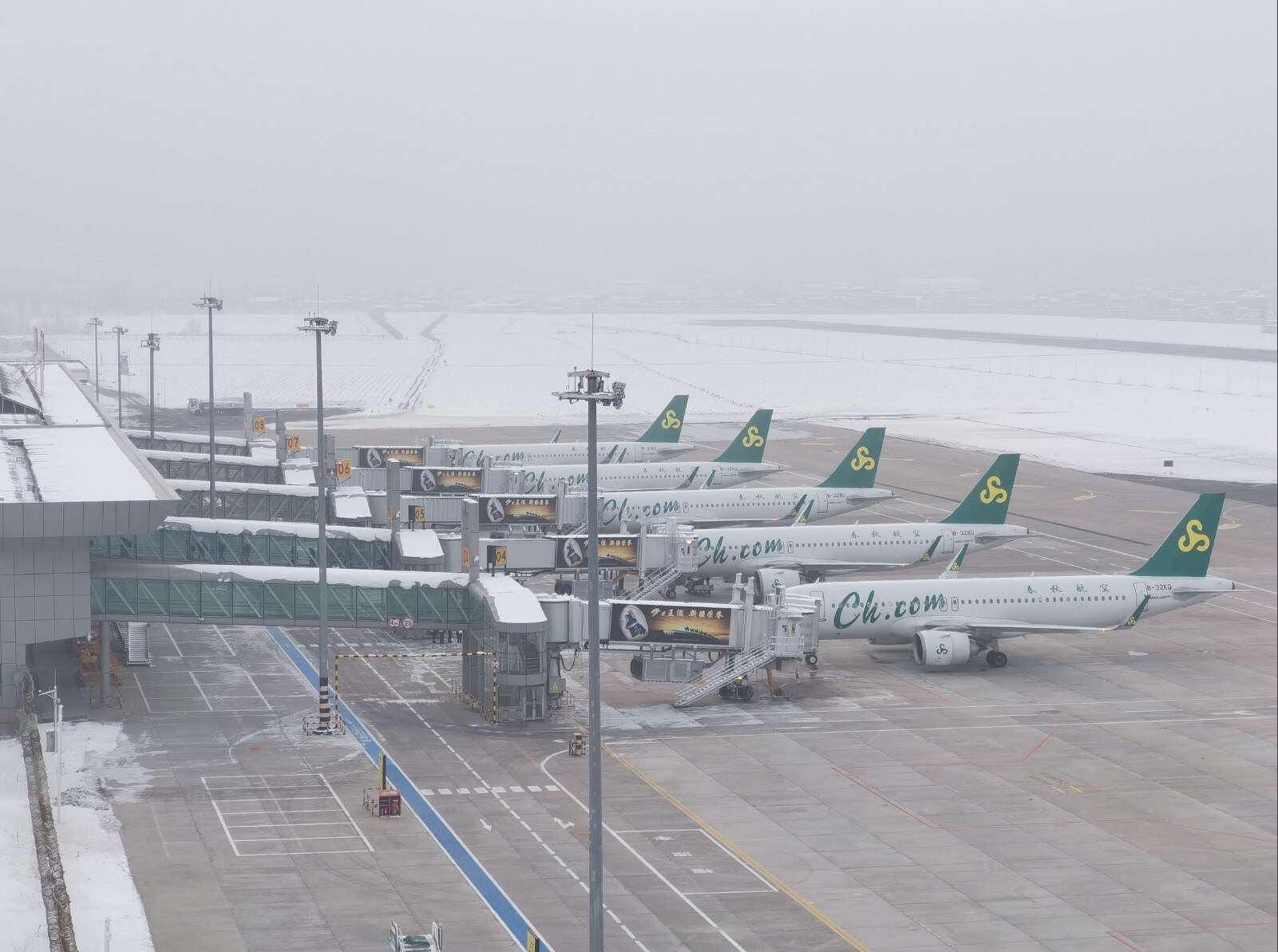 春秋航空在伊犁伊宁国际机场年保障旅客超70万人次 冬季日均运力超14架次