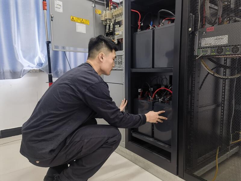 呼伦贝尔空管站技术保障部顺利完成设备台站蓄电池更新工作
