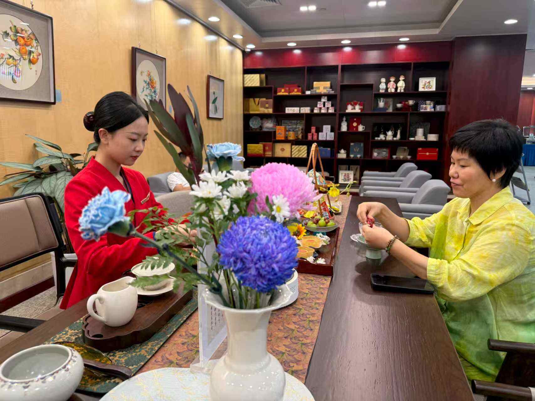 节气承韵，非遗润心 河北航空打造“冀享滋味”节气文化候机新体验