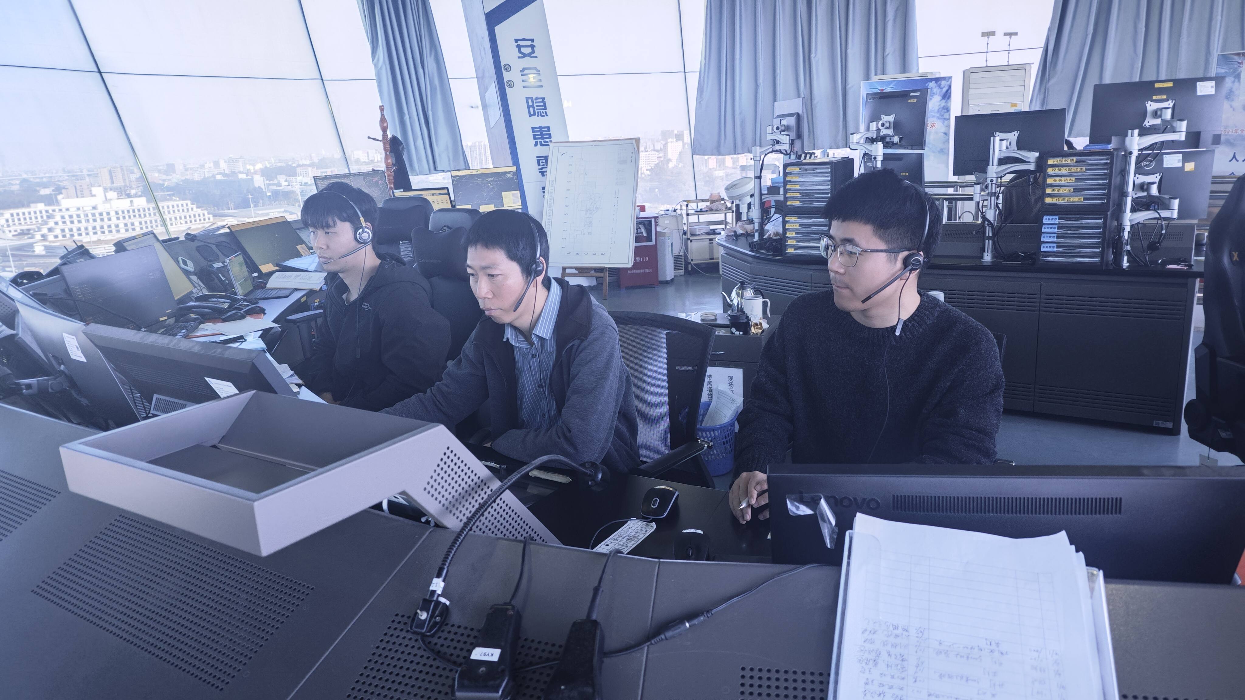 汕头空管站圆满完成2026年元旦假期航班保障任务