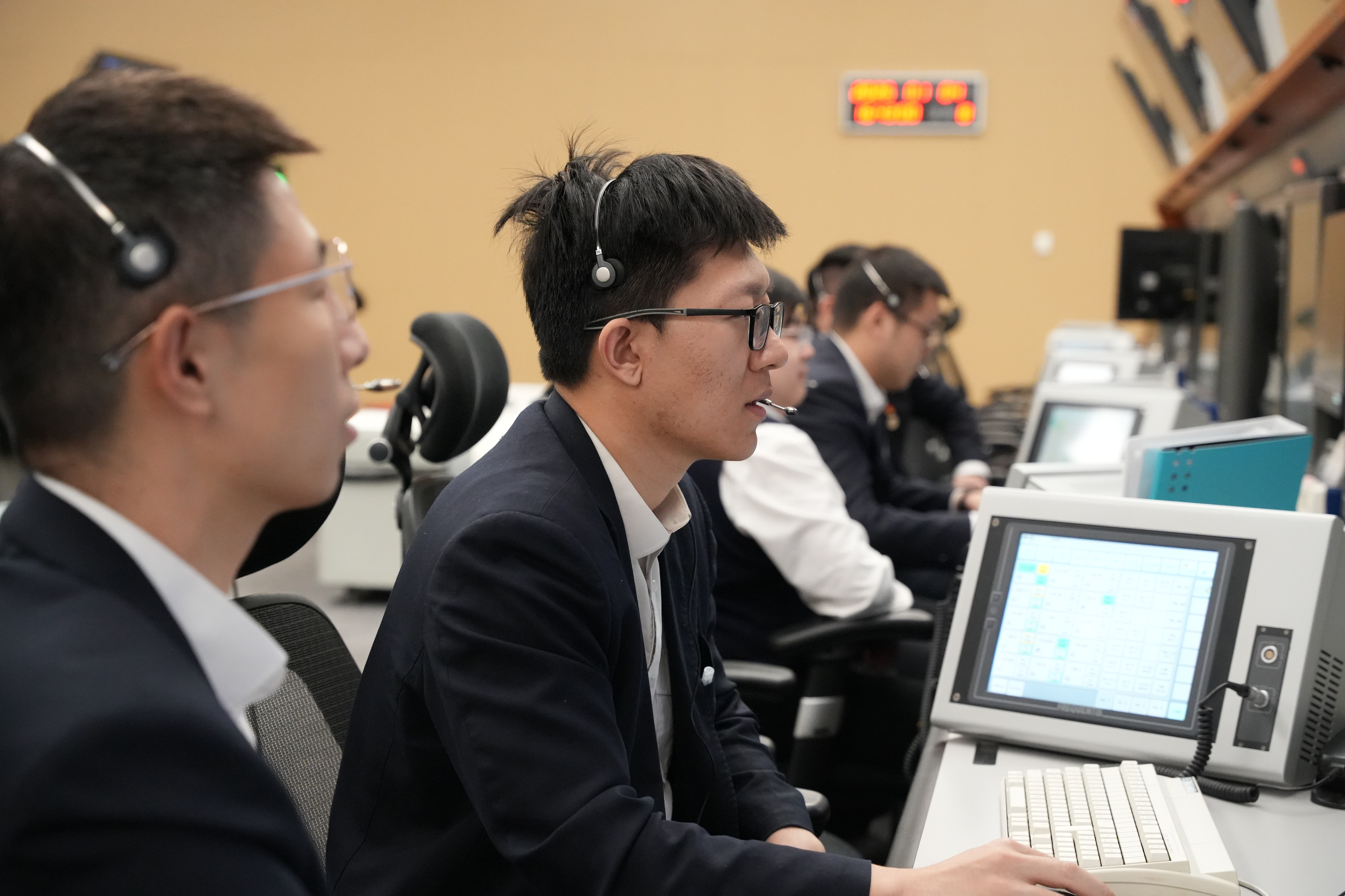 华北空管局空管中心终端管制室完成2026年元旦假期空管保障