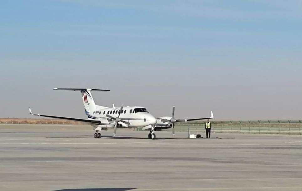 新疆机场集团且末玉都机场双线护航通航作业 助力低空经济发展与民生服务保障